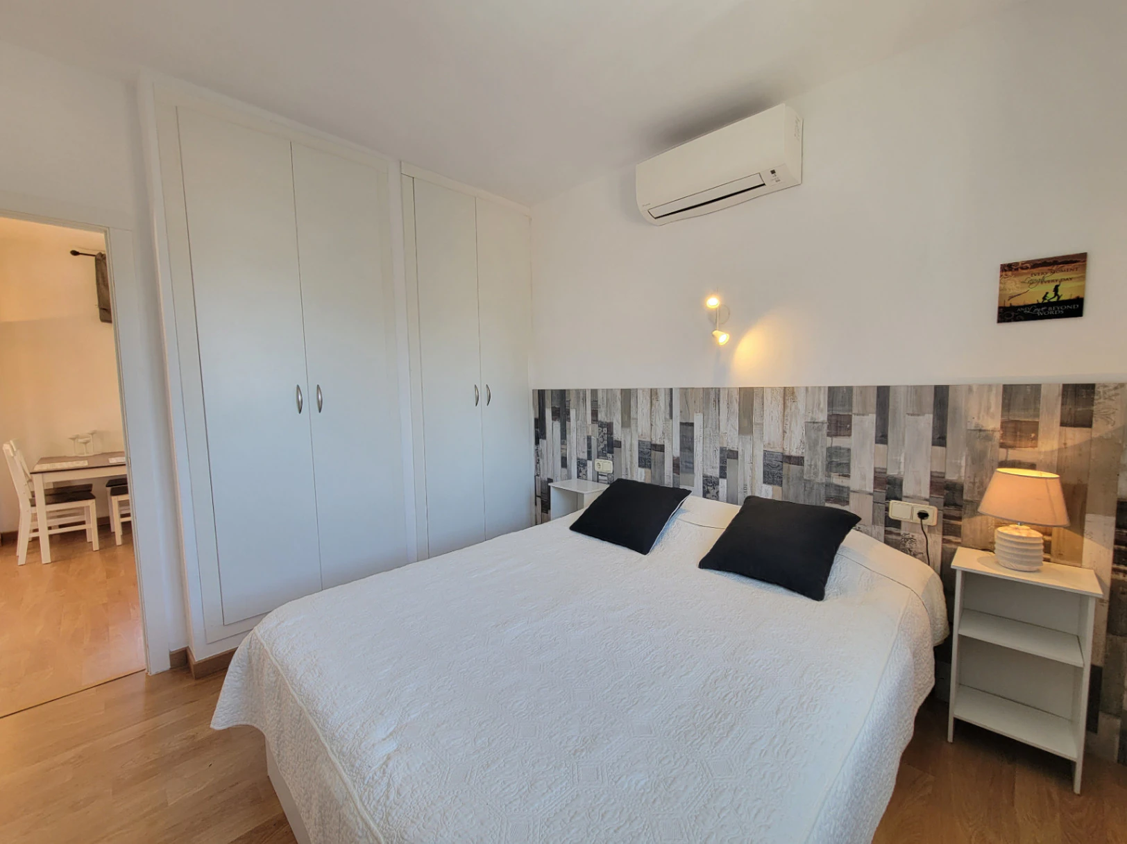 VILLA COMPUESTA POR 2 APARTAMENTOS SEPARADOS EN MUY BUENA UBICACION