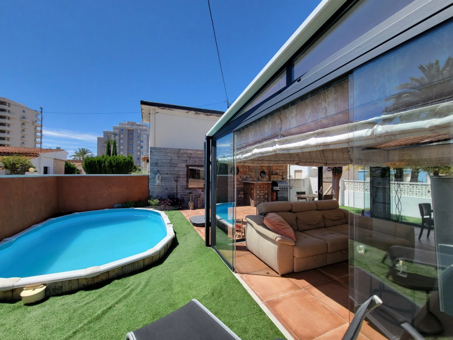 VILLA COMPUESTA POR 2 APARTAMENTOS SEPARADOS EN MUY BUENA UBICACION - 3