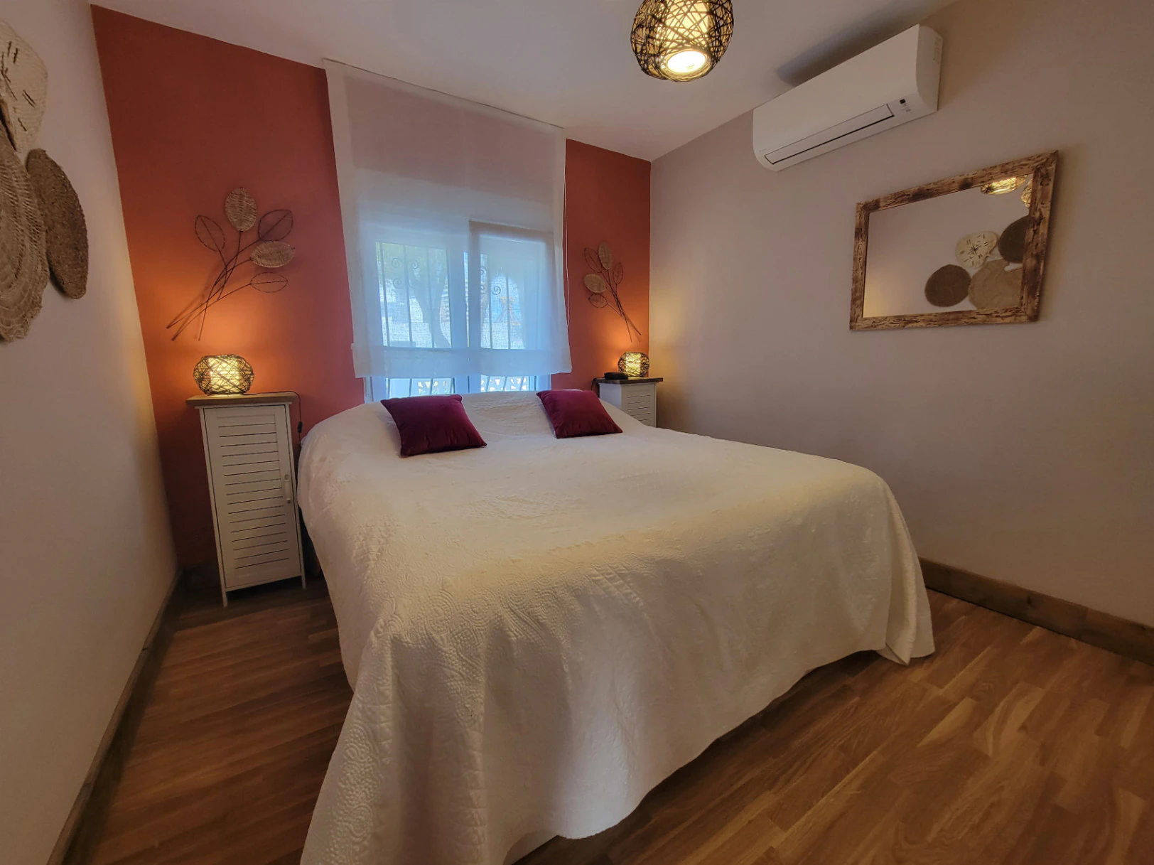 VILLA COMPUESTA POR 2 APARTAMENTOS SEPARADOS EN MUY BUENA UBICACION