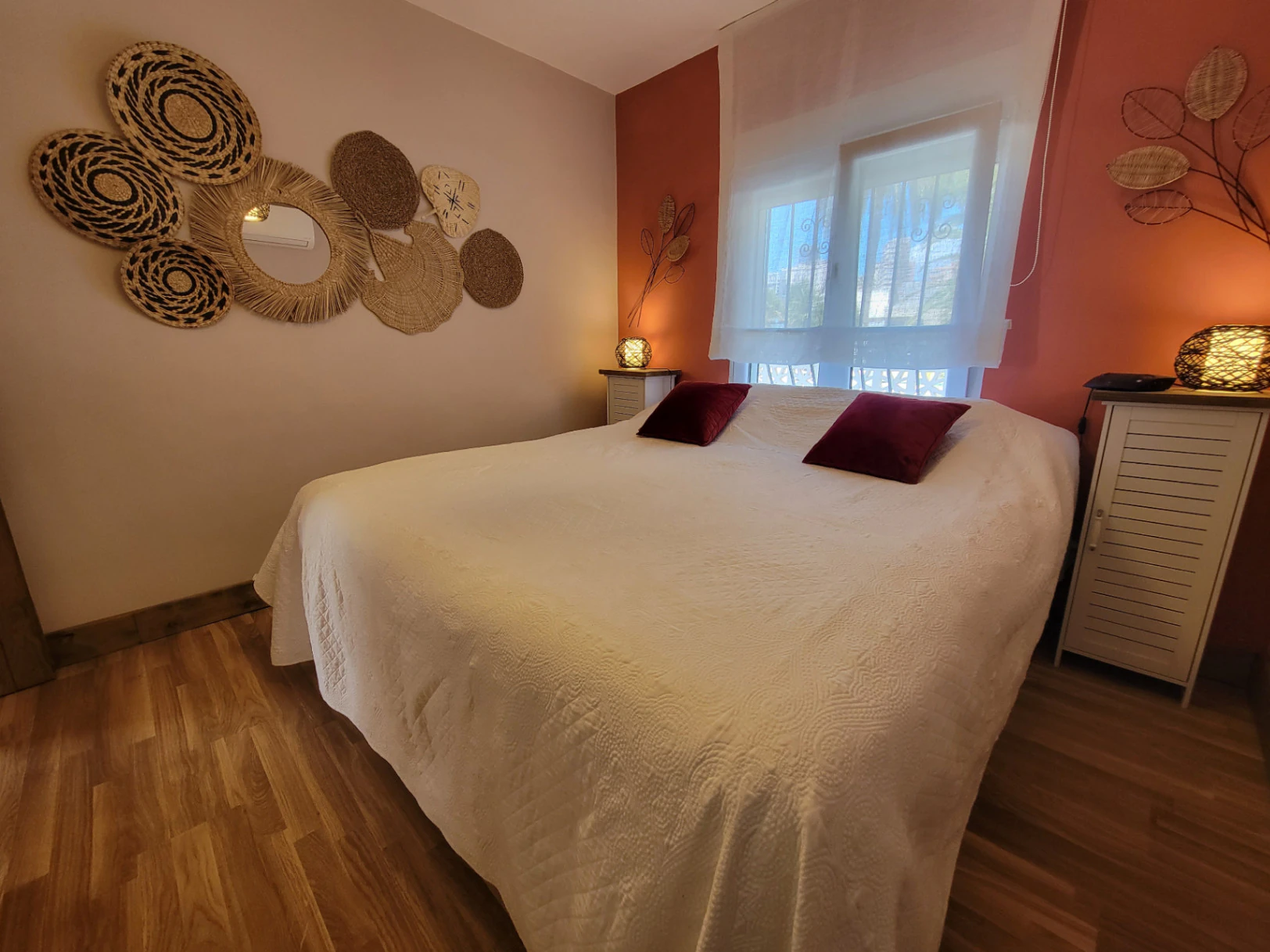 VILLA COMPUESTA POR 2 APARTAMENTOS SEPARADOS EN MUY BUENA UBICACION