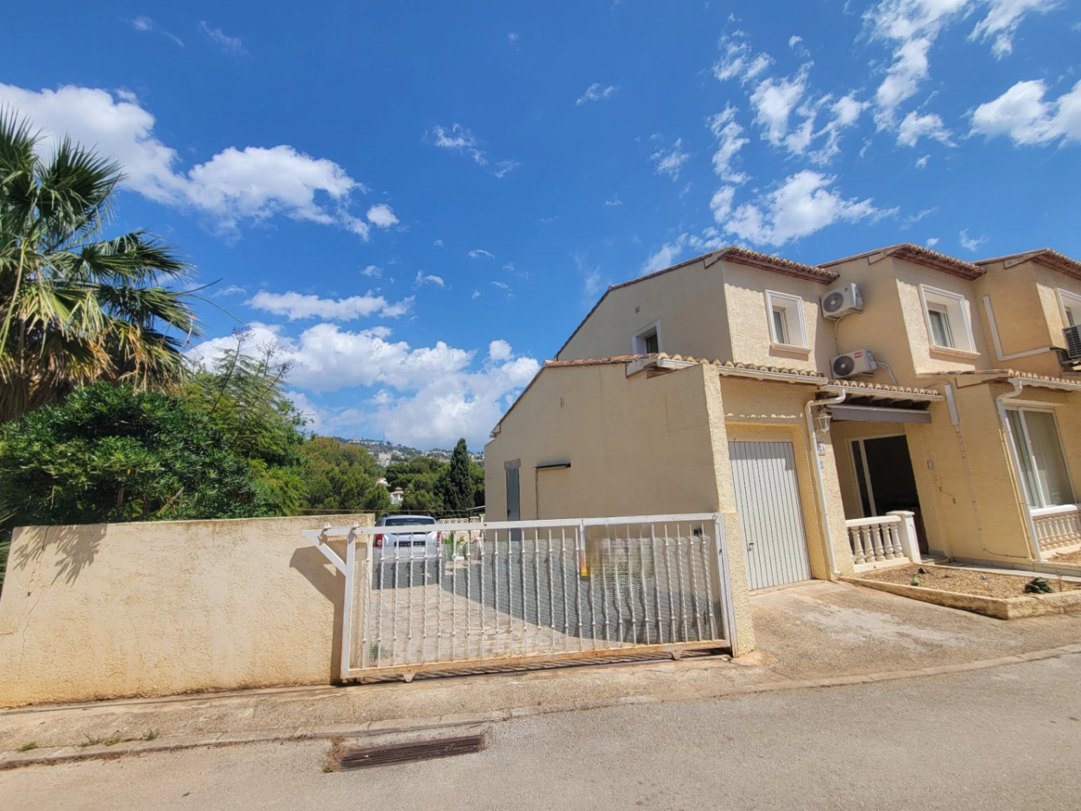11972 - BELLIG BUNGALOW BELIGGENDE MELLEM CALPE OG BENISSA