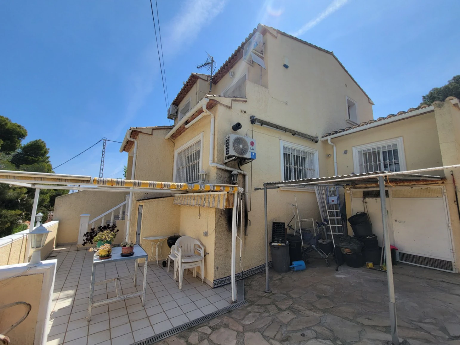 BONITO BUNGALOW SITUADO ENTRE CALPE Y BENISSA