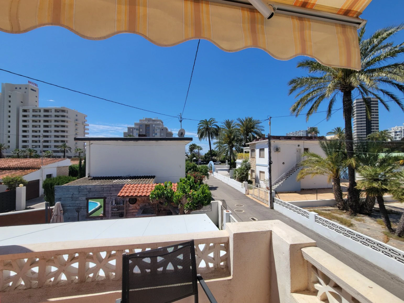 VILLA COMPUESTA POR 2 APARTAMENTOS SEPARADOS EN MUY BUENA UBICACION