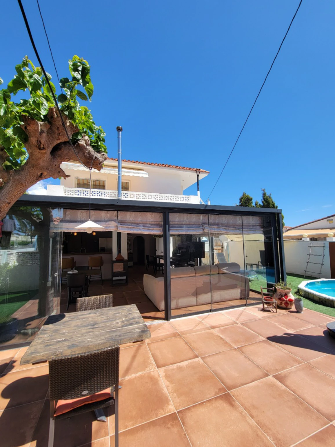VILLA COMPUESTA POR 2 APARTAMENTOS SEPARADOS EN MUY BUENA UBICACION - 2
