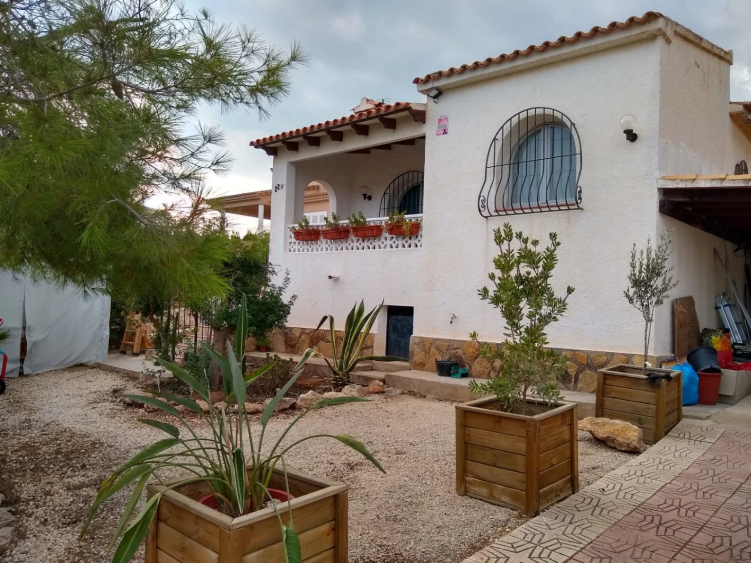 CHALET CON MUY BUENA UBICACION EN CALPE - 2