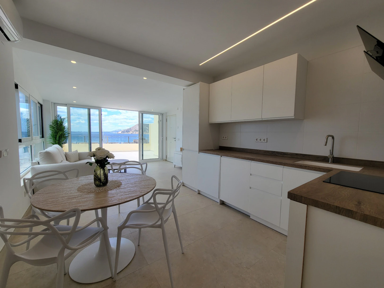 PRECIOSO ATICO EN PRIMERA LINEA EN CALPE