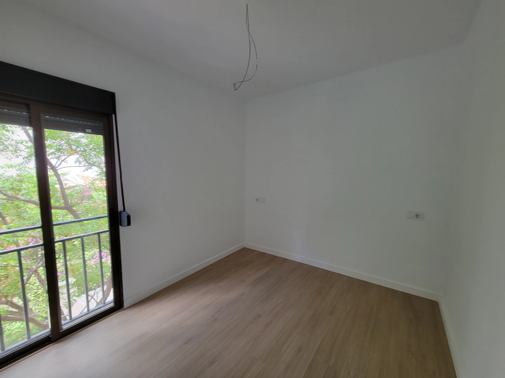 APARTAMENTO TOTALMENTE RENOVADO A 100 METROS DE LA PLAYA