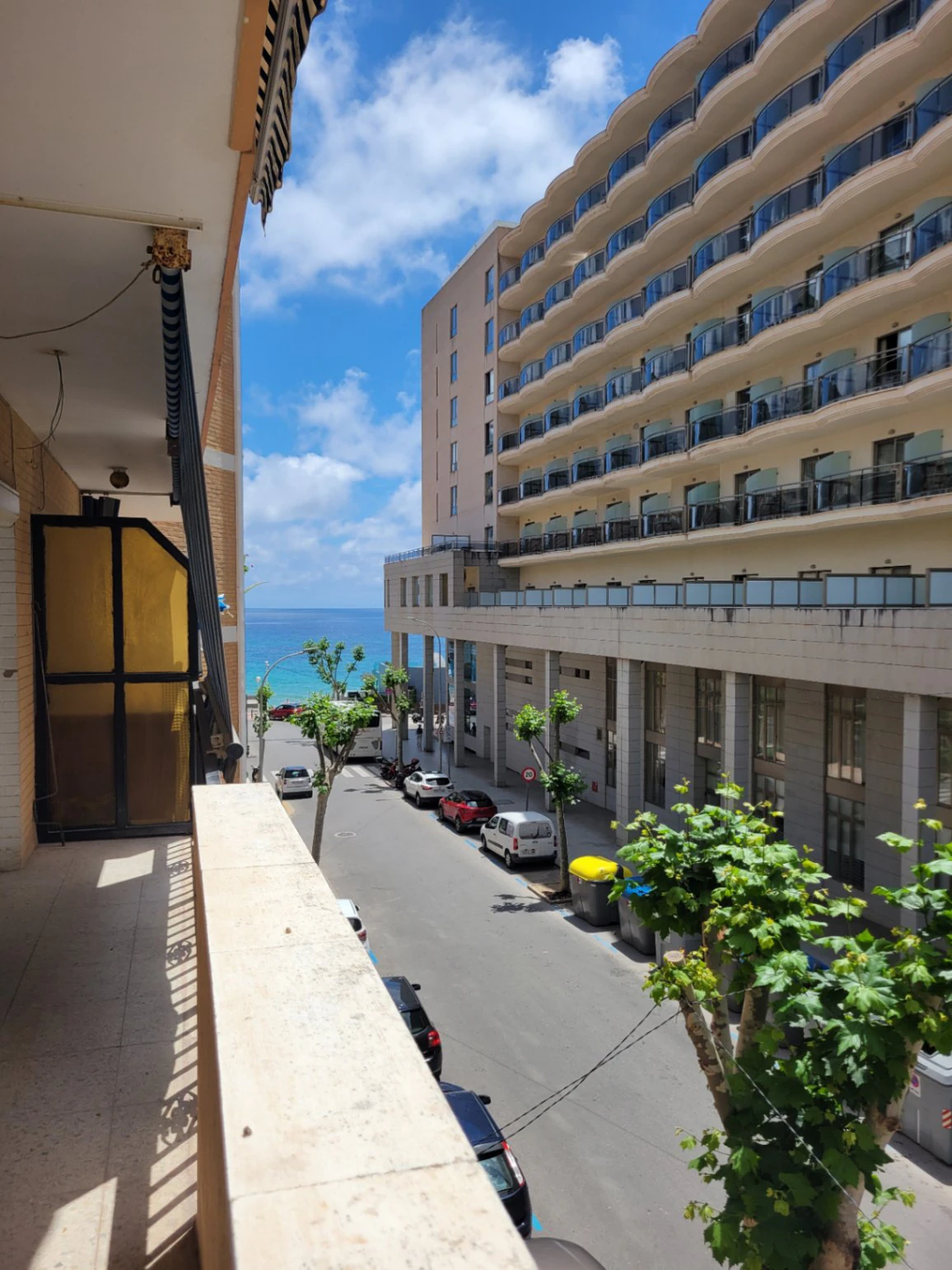 APARTAMENTO TOTALMENTE RENOVADO A 100 METROS DE LA PLAYA
