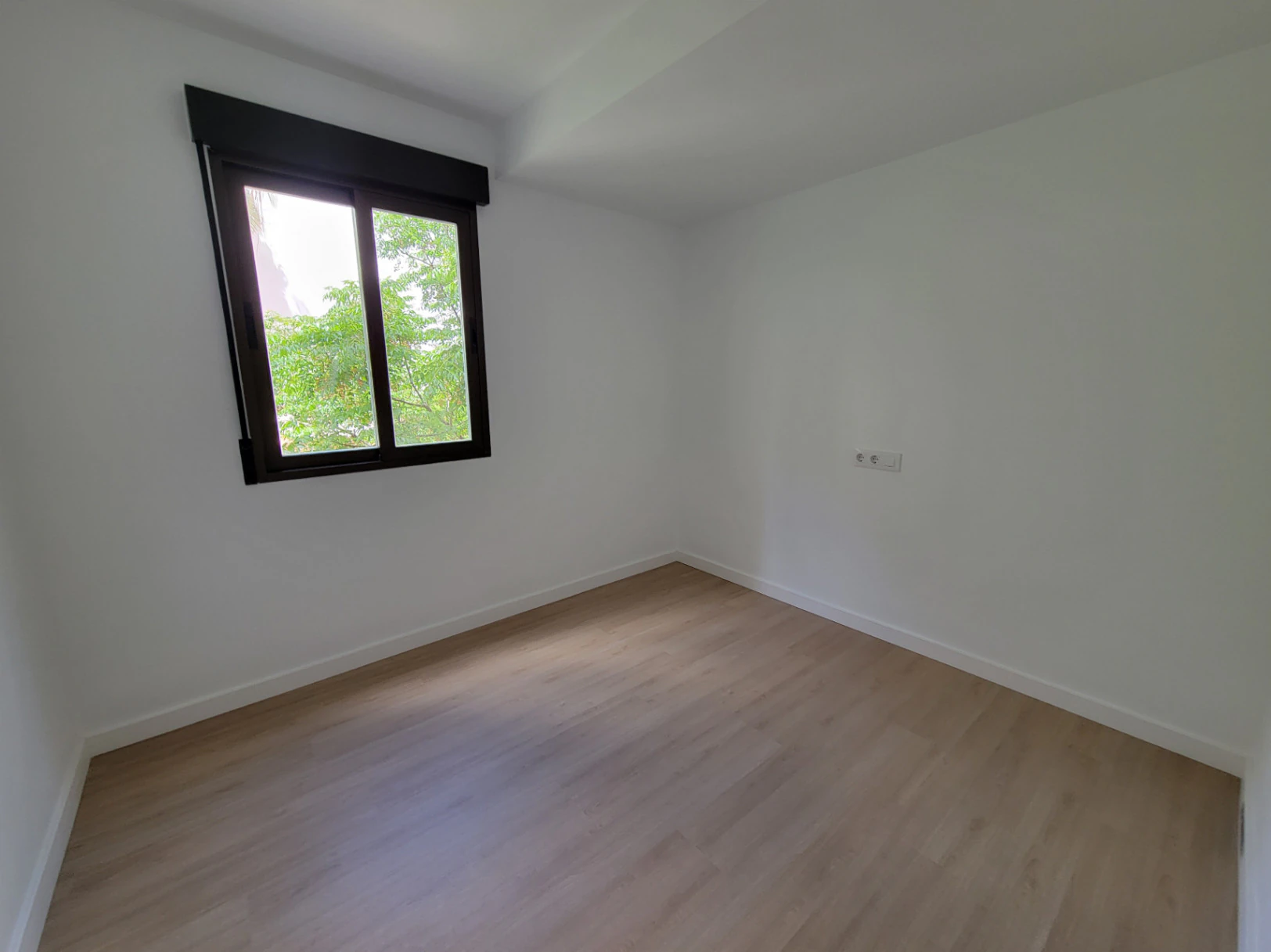 APARTAMENTO TOTALMENTE RENOVADO A 100 METROS DE LA PLAYA