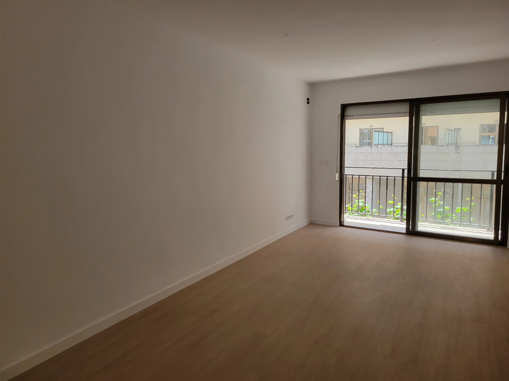 APARTAMENTO TOTALMENTE RENOVADO A 100 METROS DE LA PLAYA