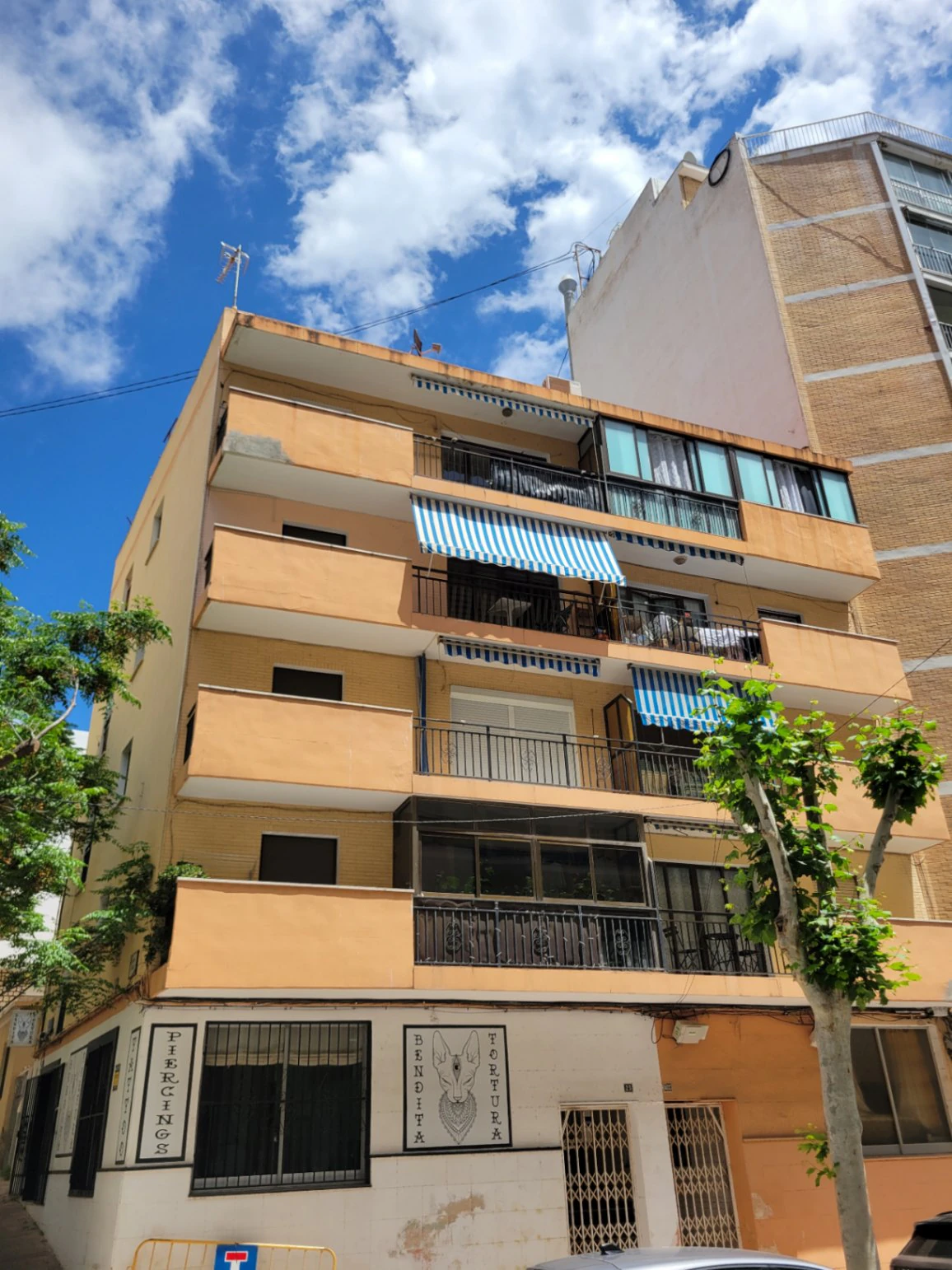 APARTAMENTO TOTALMENTE RENOVADO A 100 METROS DE LA PLAYA