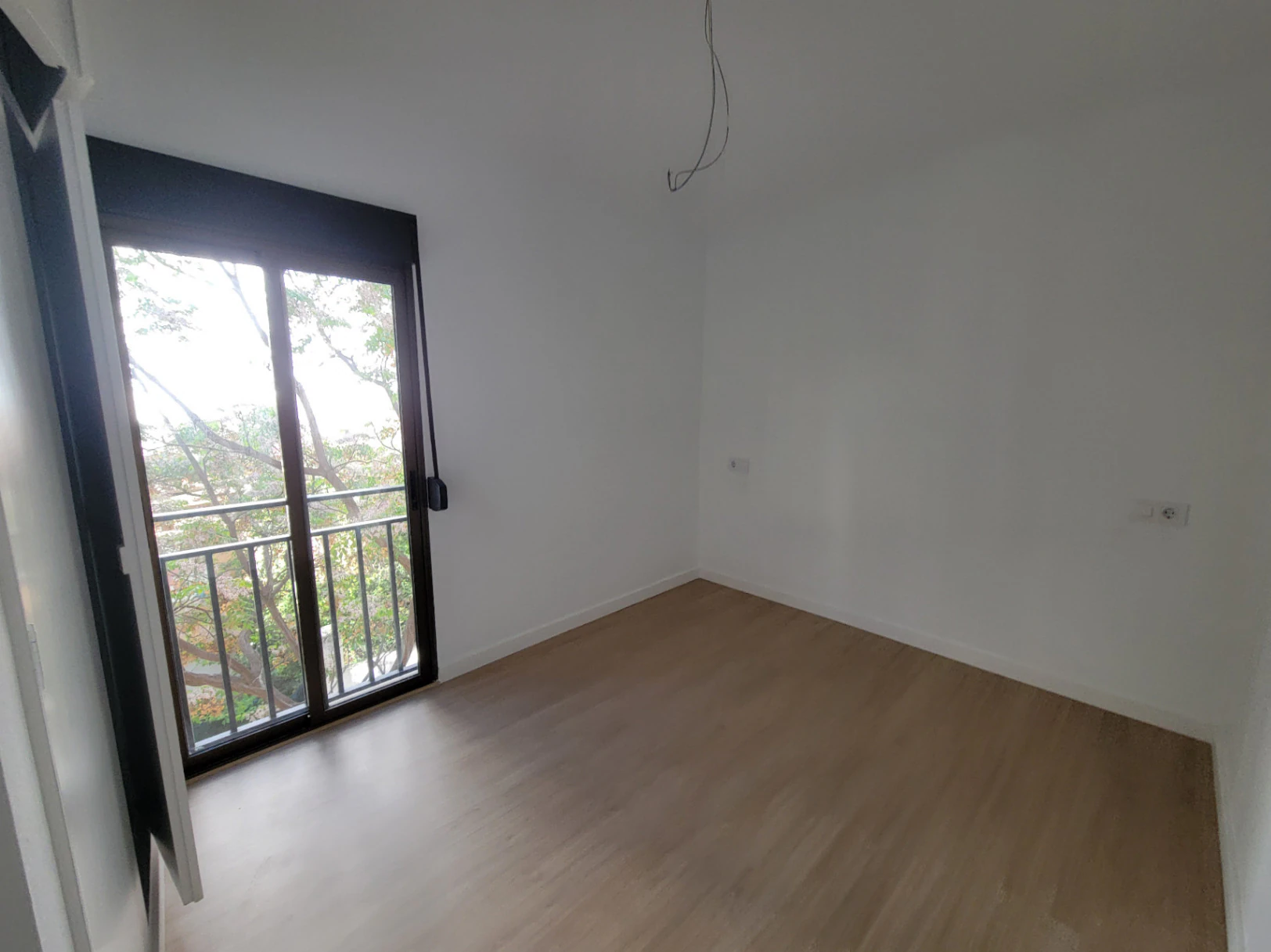 APARTAMENTO TOTALMENTE RENOVADO A 100 METROS DE LA PLAYA