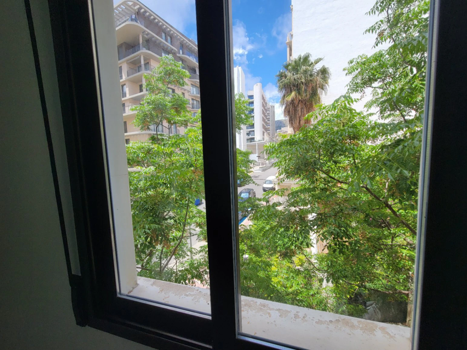 APARTAMENTO TOTALMENTE RENOVADO A 100 METROS DE LA PLAYA