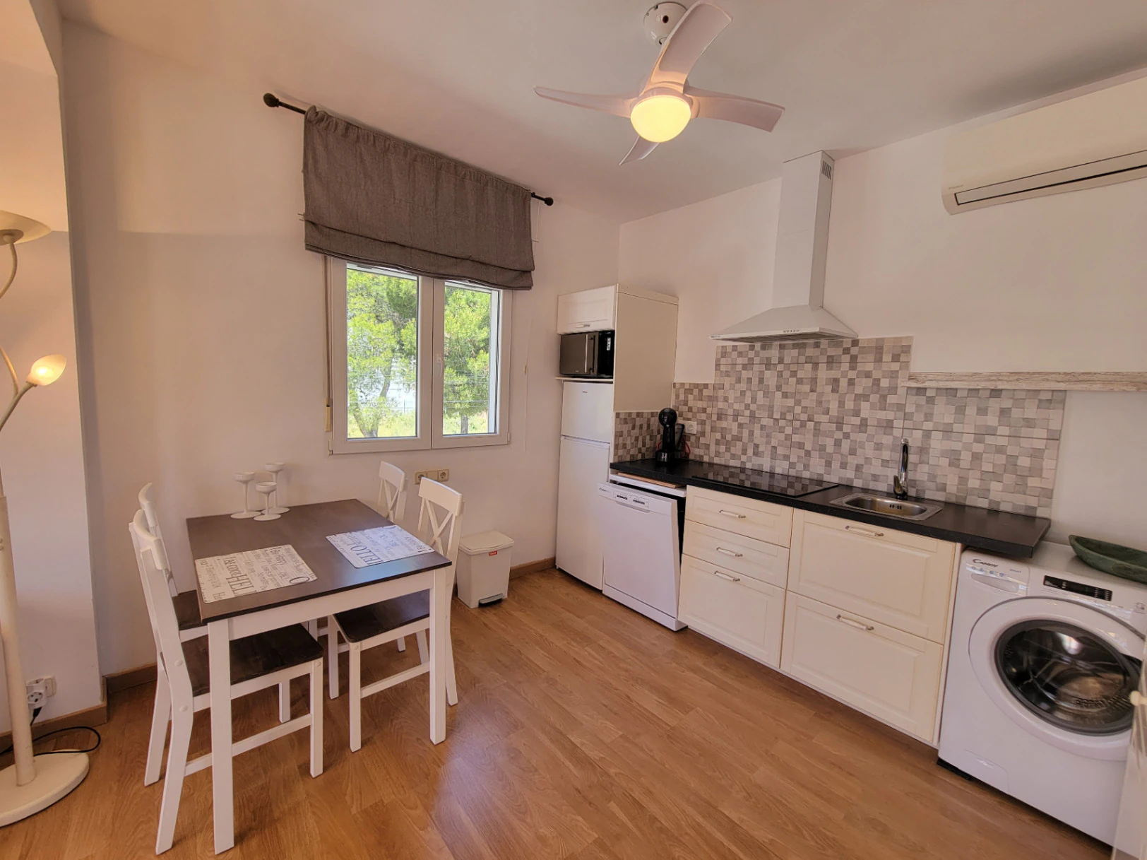 VILLA COMPUESTA POR 2 APARTAMENTOS SEPARADOS EN MUY BUENA UBICACION