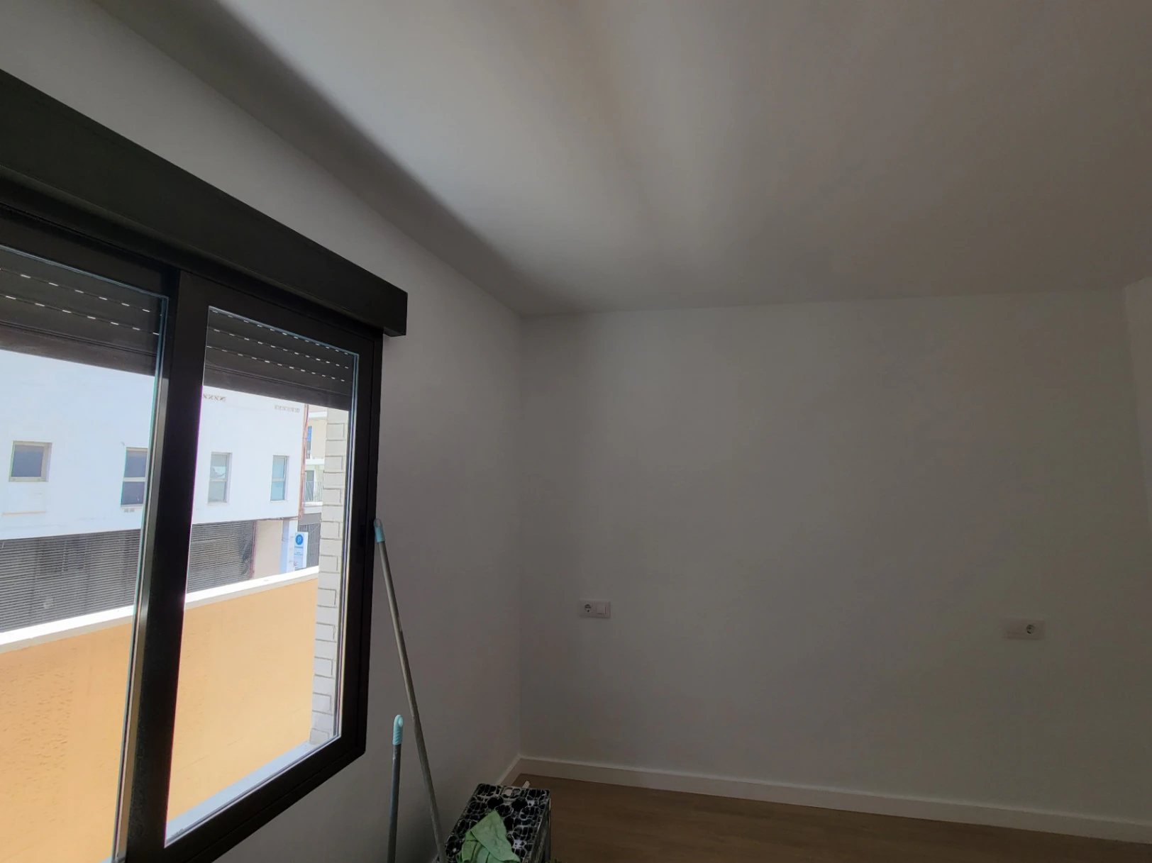 APARTAMENTO TOTALMENTE RENOVADO A 100 METROS DE LA PLAYA