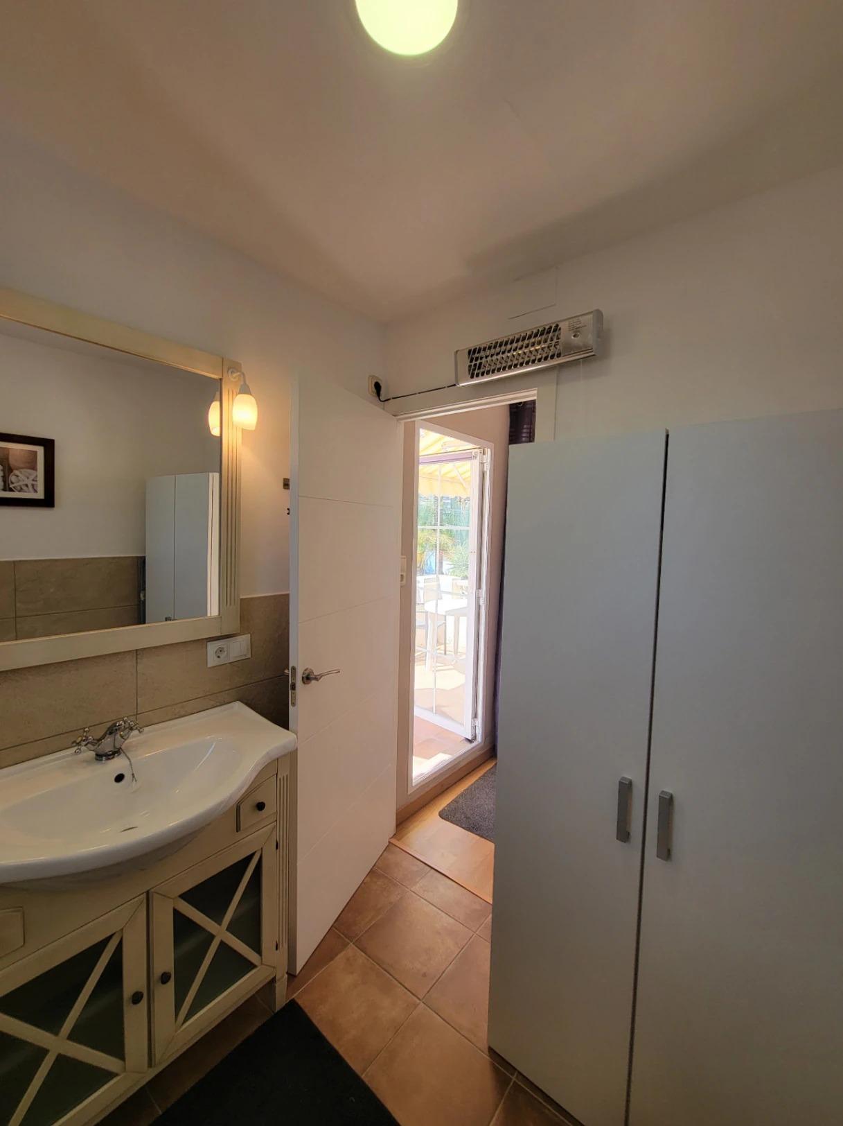 VILLA COMPUESTA POR 2 APARTAMENTOS SEPARADOS EN MUY BUENA UBICACION
