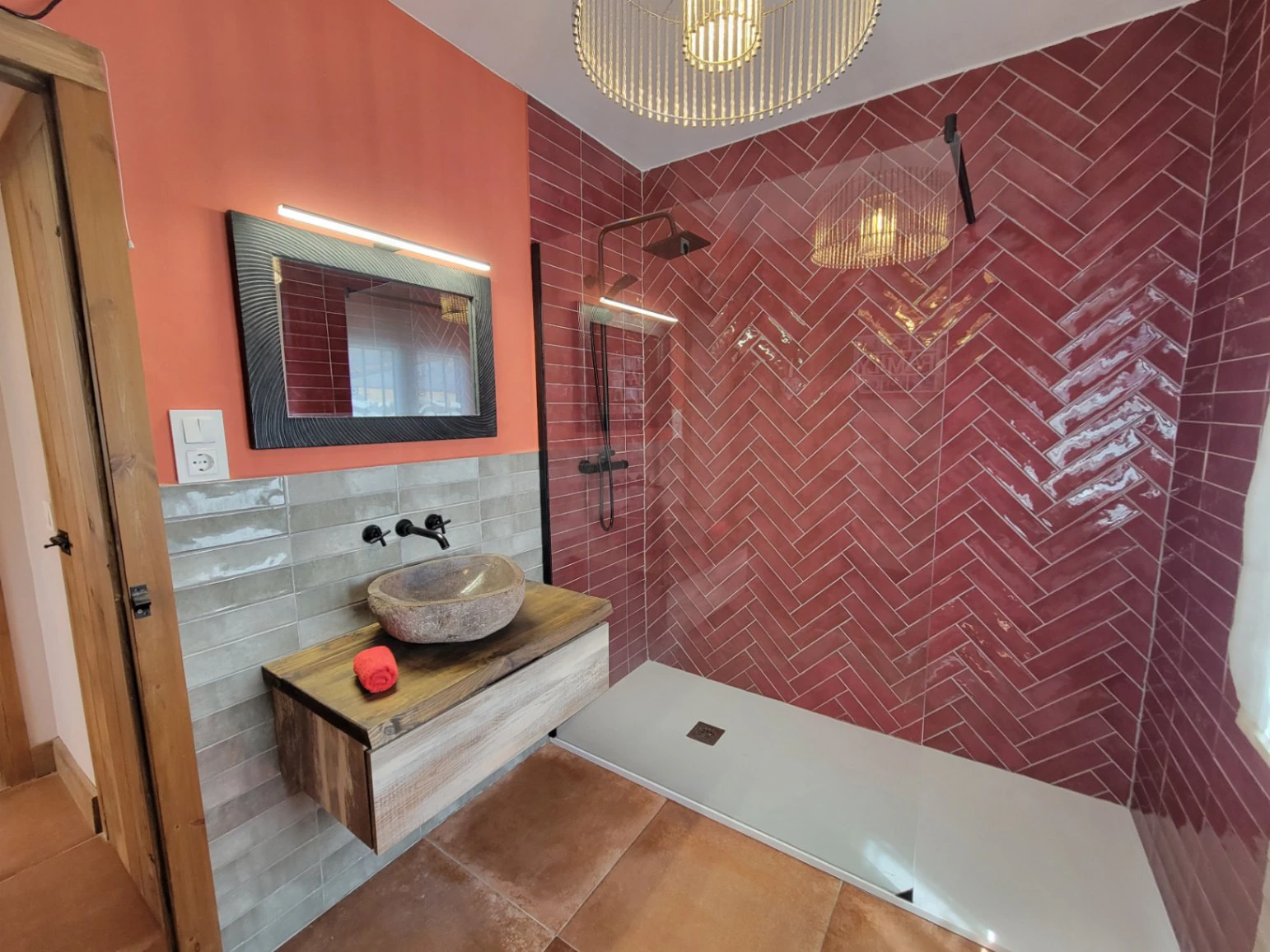 VILLA COMPUESTA POR 2 APARTAMENTOS SEPARADOS EN MUY BUENA UBICACION