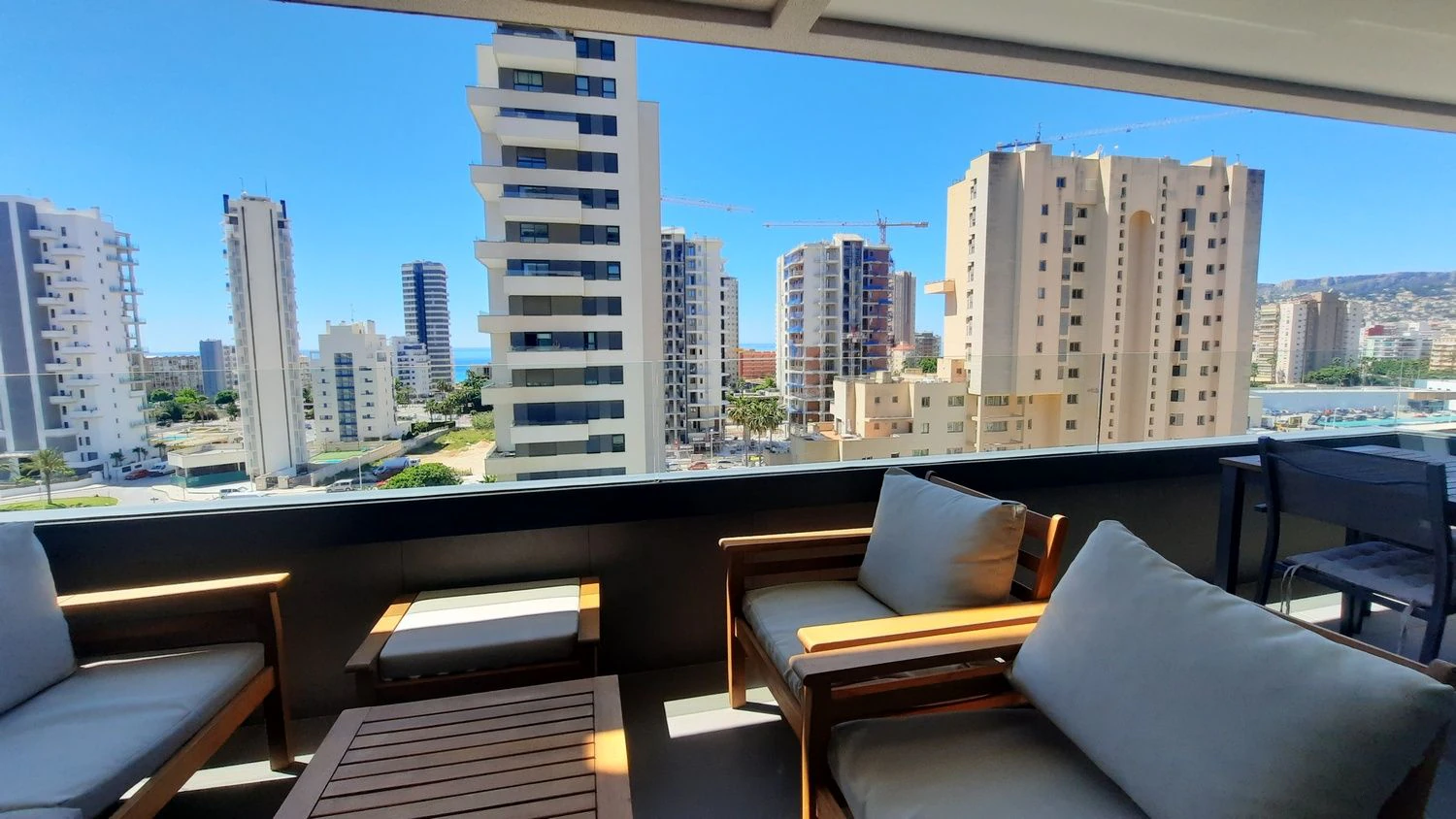 BONITO ATICO DE CONSTRUCCION RECIENTE  EN CALPE