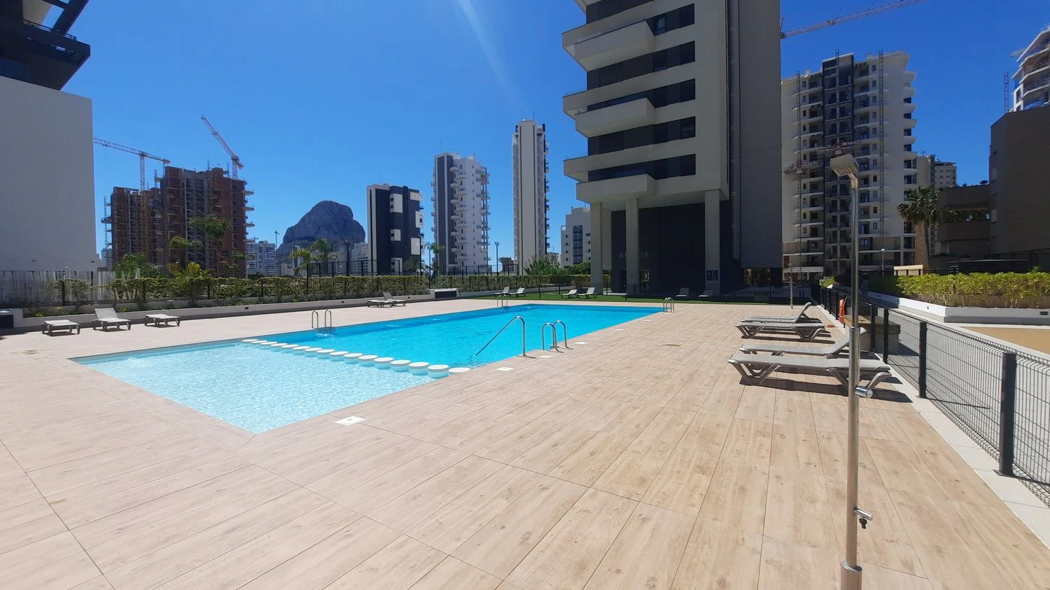 BONITO ATICO DE CONSTRUCCION RECIENTE  EN CALPE