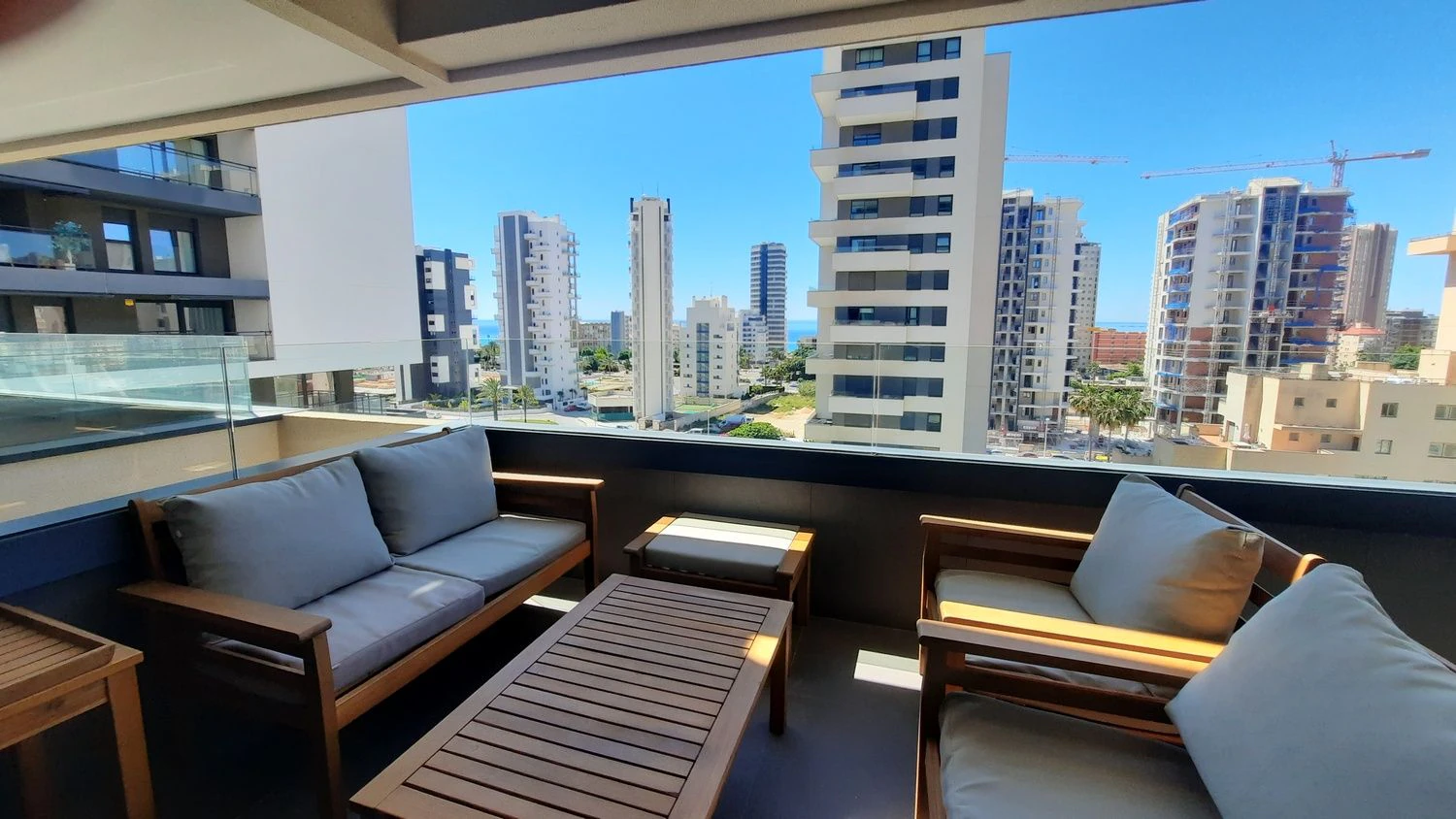 BONITO ATICO DE CONSTRUCCION RECIENTE  EN CALPE