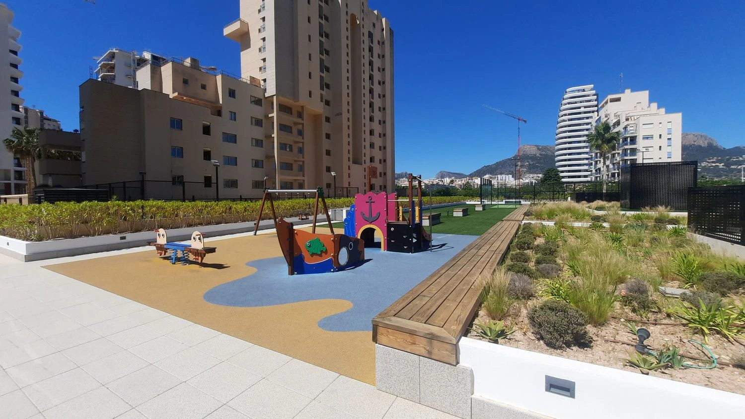 BONITO ATICO DE CONSTRUCCION RECIENTE  EN CALPE