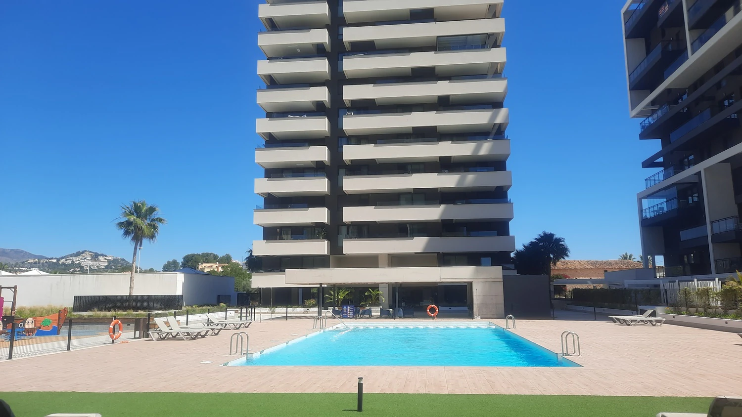 BONITO ATICO DE CONSTRUCCION RECIENTE  EN CALPE