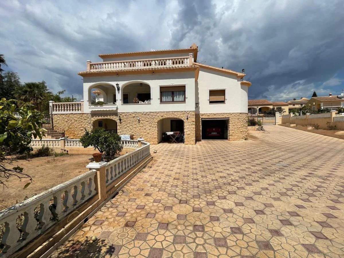 Villa en venta en Pla Senieta, Calpe, Alicante