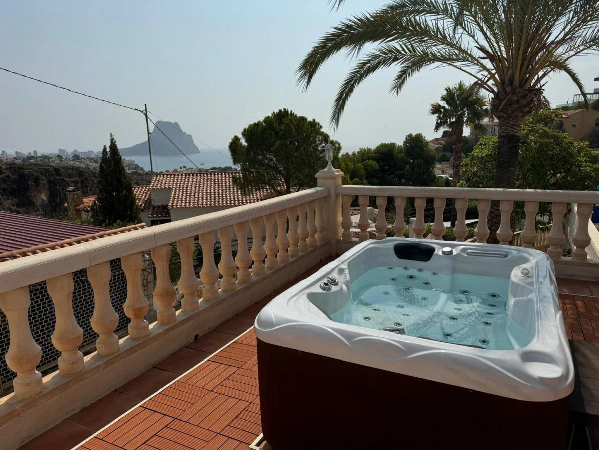 Villa en venta en Maryvilla, Calpe, Alicante