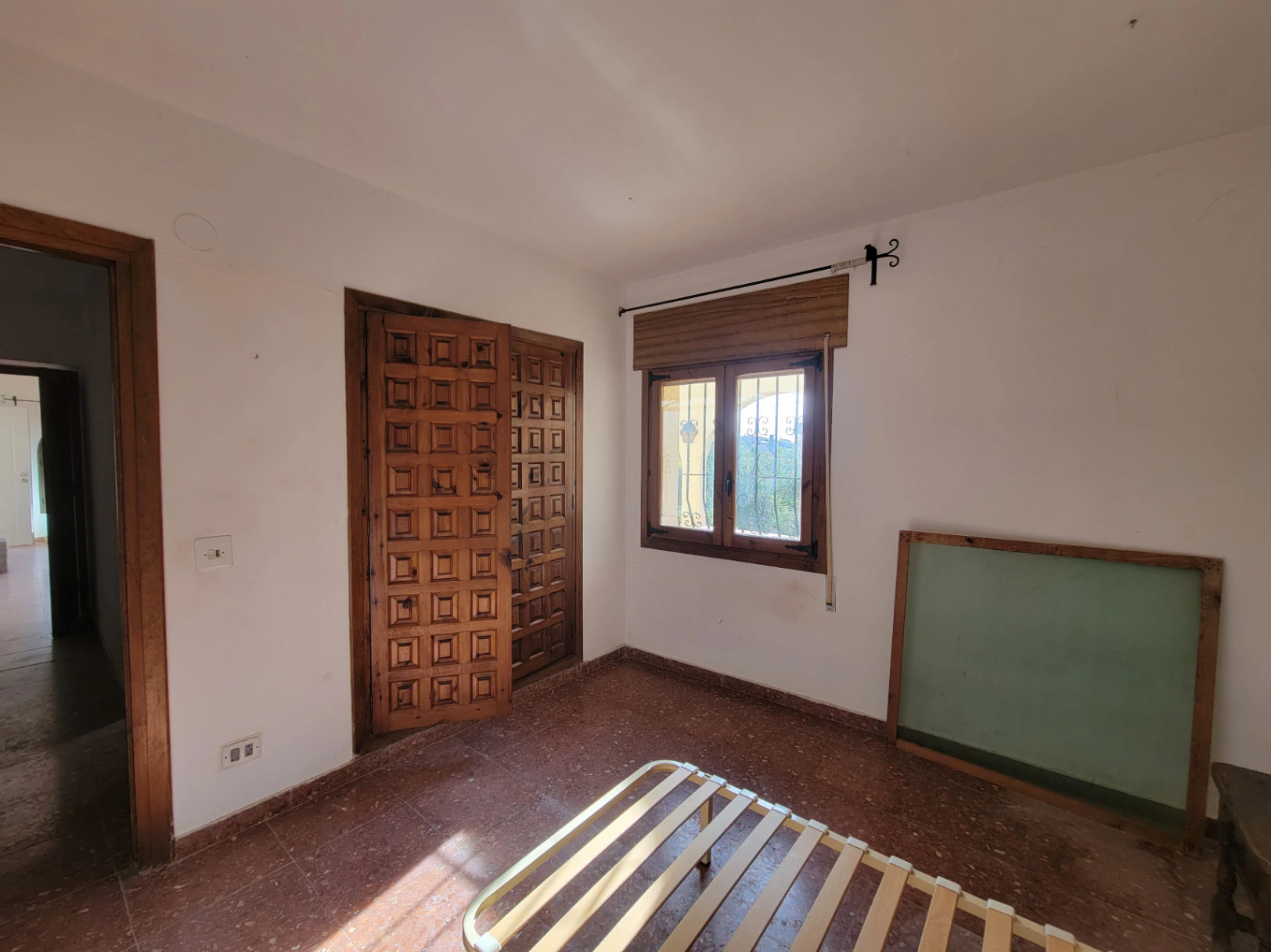 VILLA CON 1.593 METROS DE PARCELA Y MUY BUENA UBICACION PARA REFORMAR