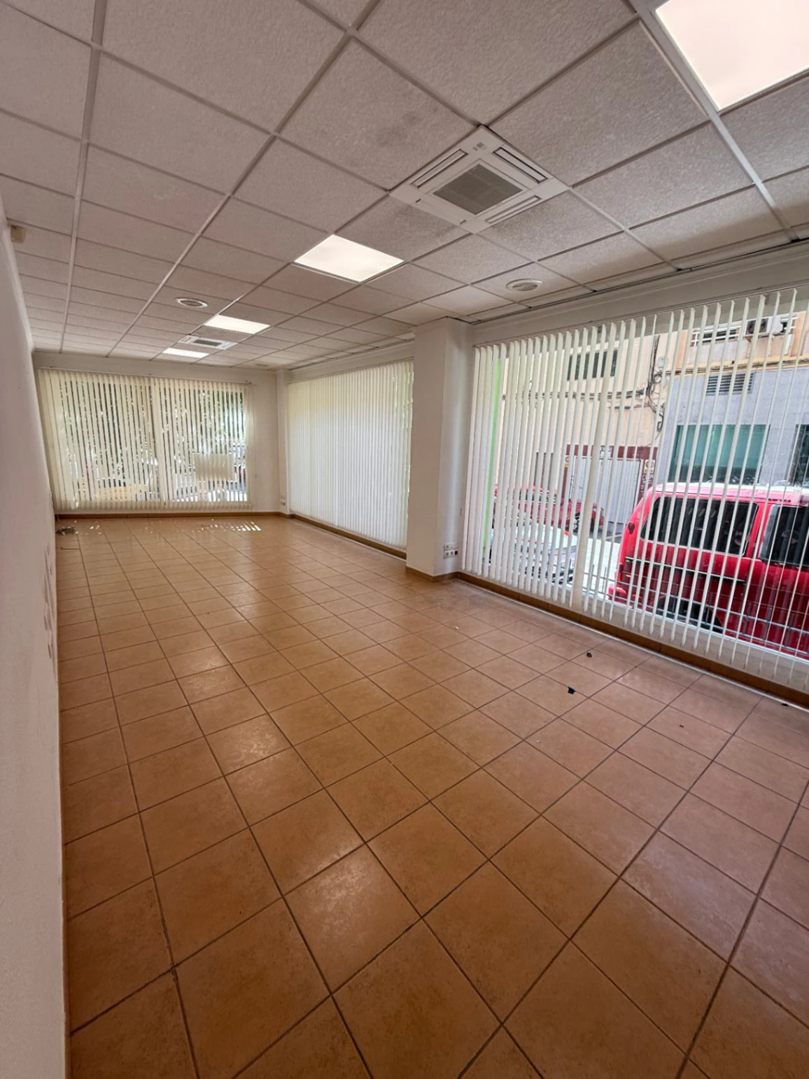 Amplio local en el centro de Calpe