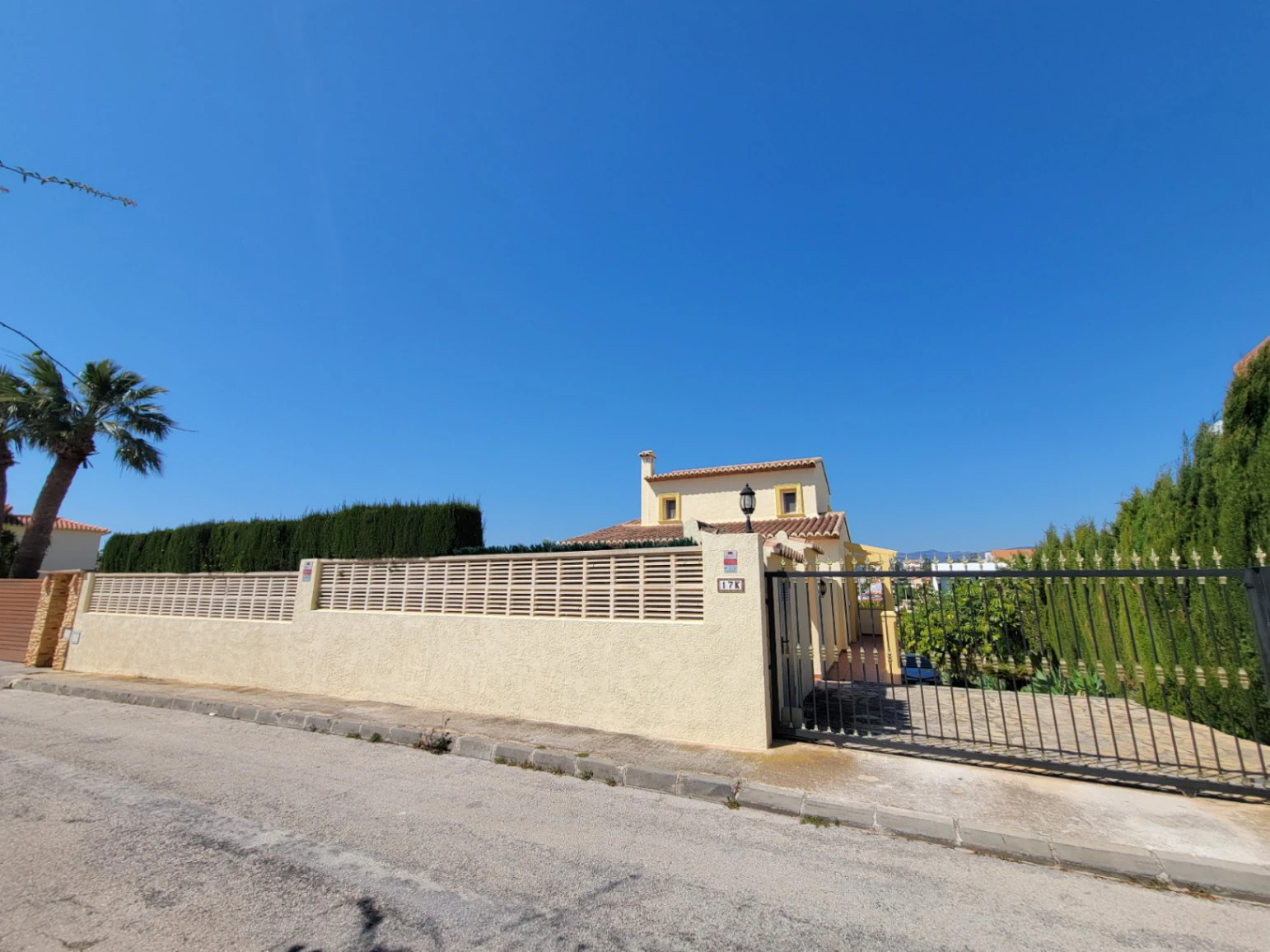 VILLA UBICADA EN MUY BUENA ZONA