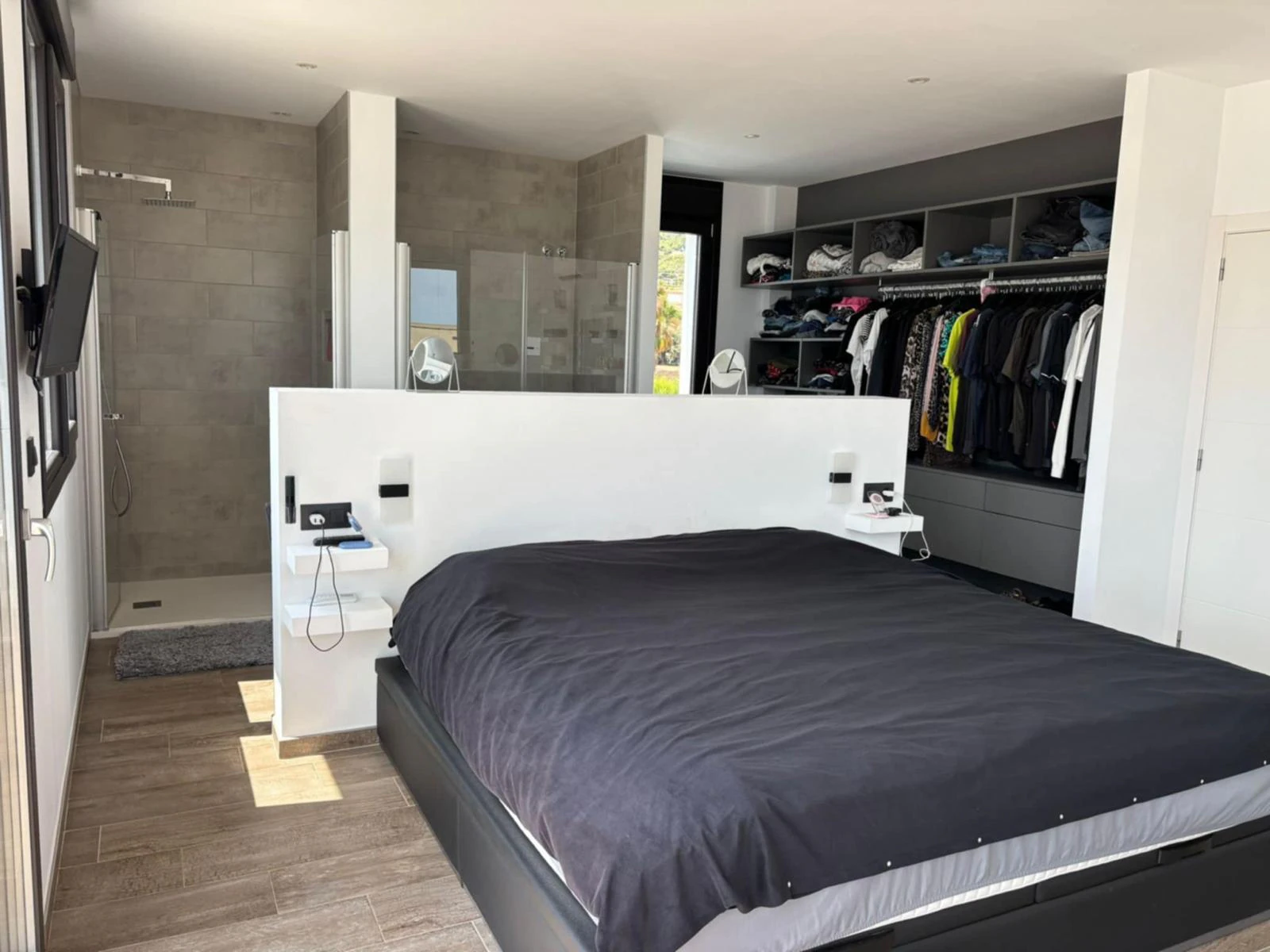 Exclusiva villa de lujo con diseño ibicenco, piscina, spa y apartamento de invitados en Calpe