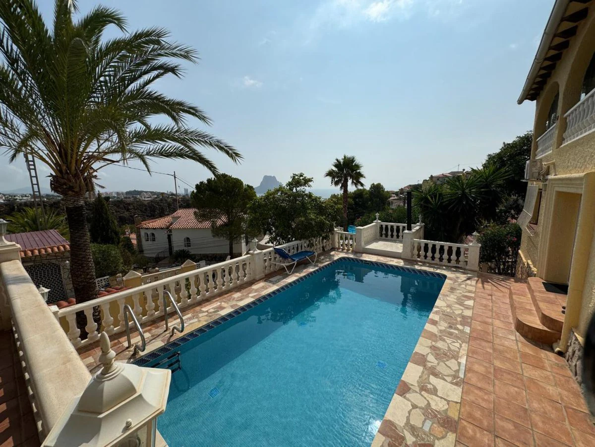 Villa en venta en Maryvilla, Calpe, Alicante