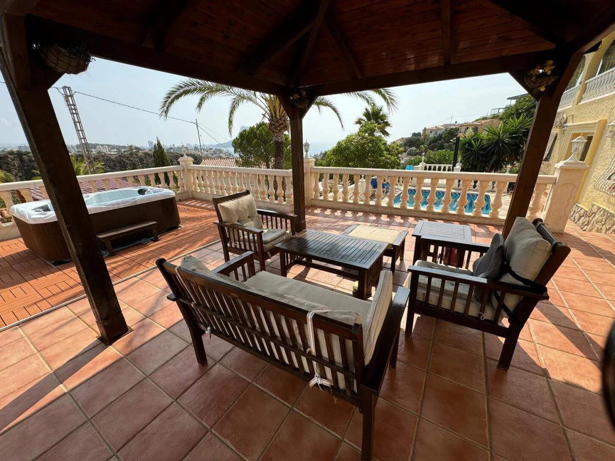 Villa en venta en Maryvilla, Calpe, Alicante