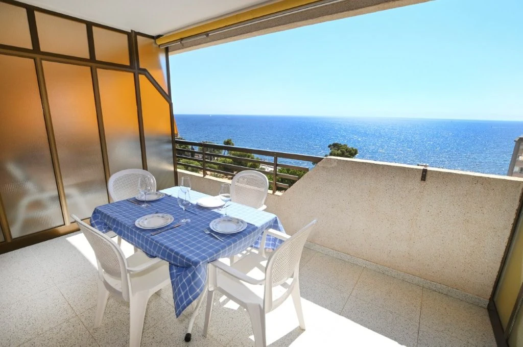 R11983 - APPARTEMENT EN PREMIÈRE LIGNE DANS UN TRÈS BON ENDROIT