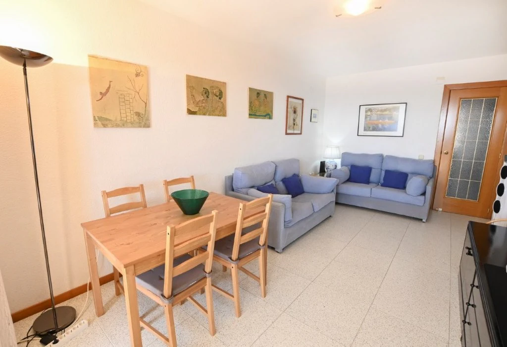WOHNUNG ERSTER REIHE IN SEHR GUTER LAGE