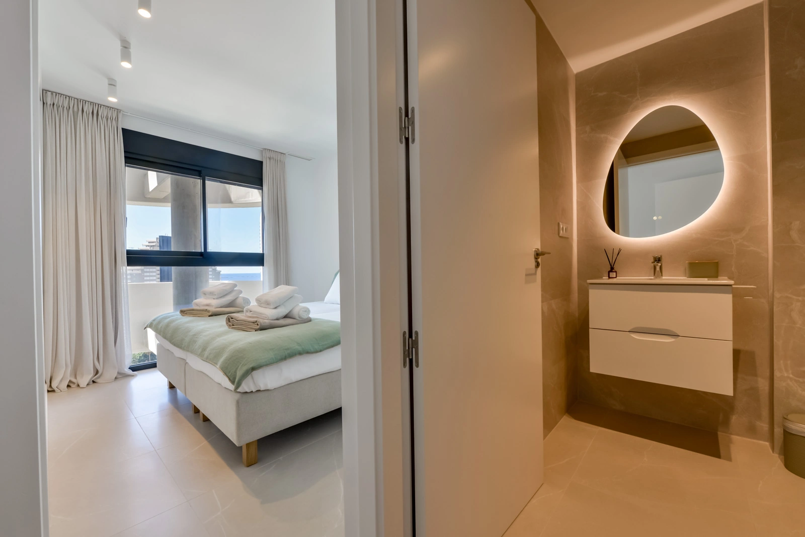 APPARTEMENT MET ZEEZICHT IN CALPE