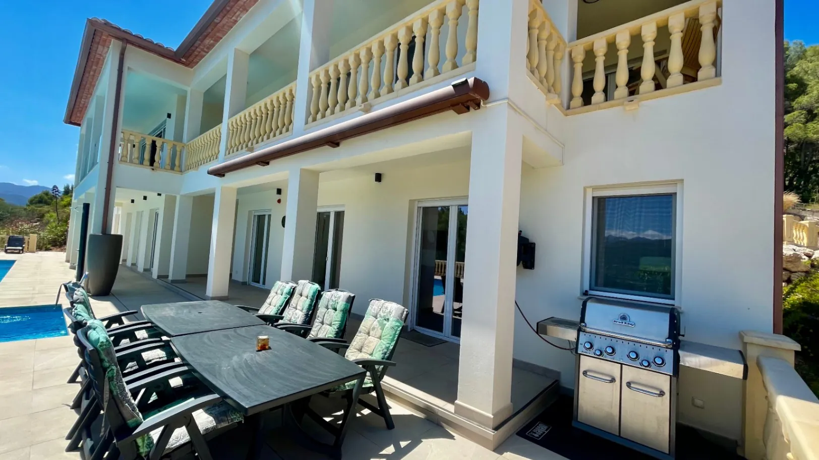 For sale in Alcalali: Modern and elegant