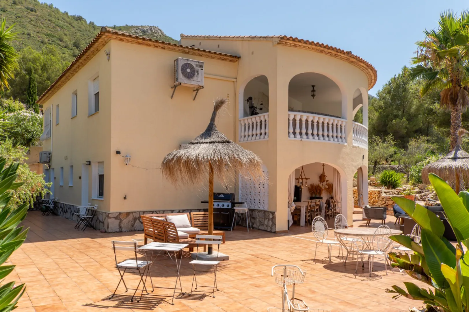 Villa for sale in Lliber:  Multigenerational, spacious