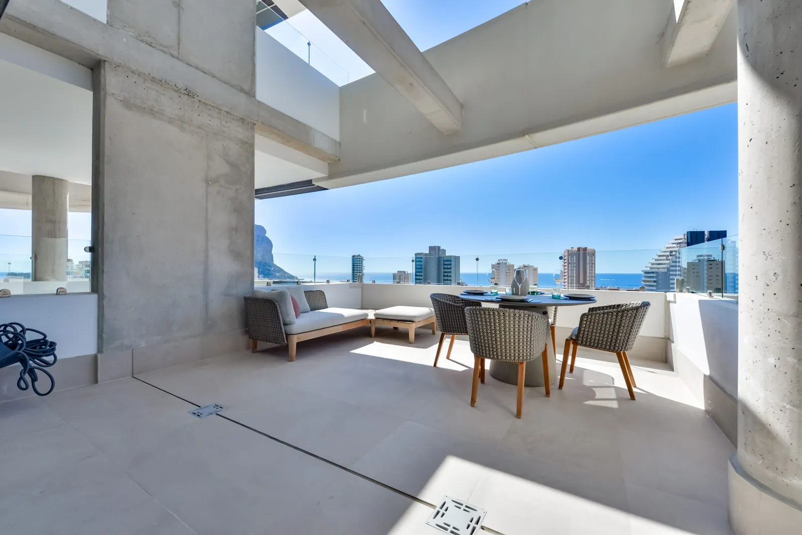 APPARTEMENT MET ZEEZICHT IN CALPE