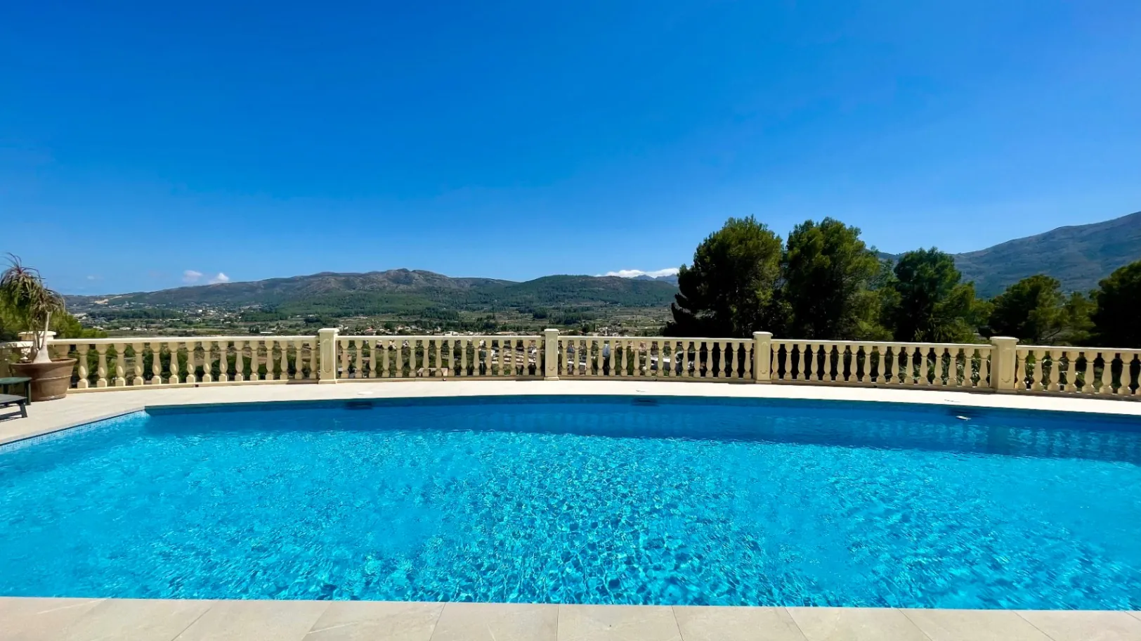 For sale in Alcalali: Modern and elegant