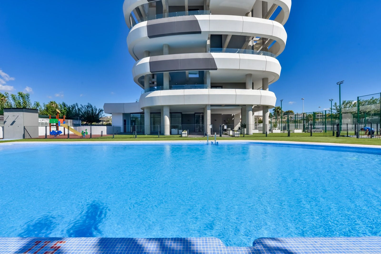 APPARTEMENT MET ZEEZICHT IN CALPE