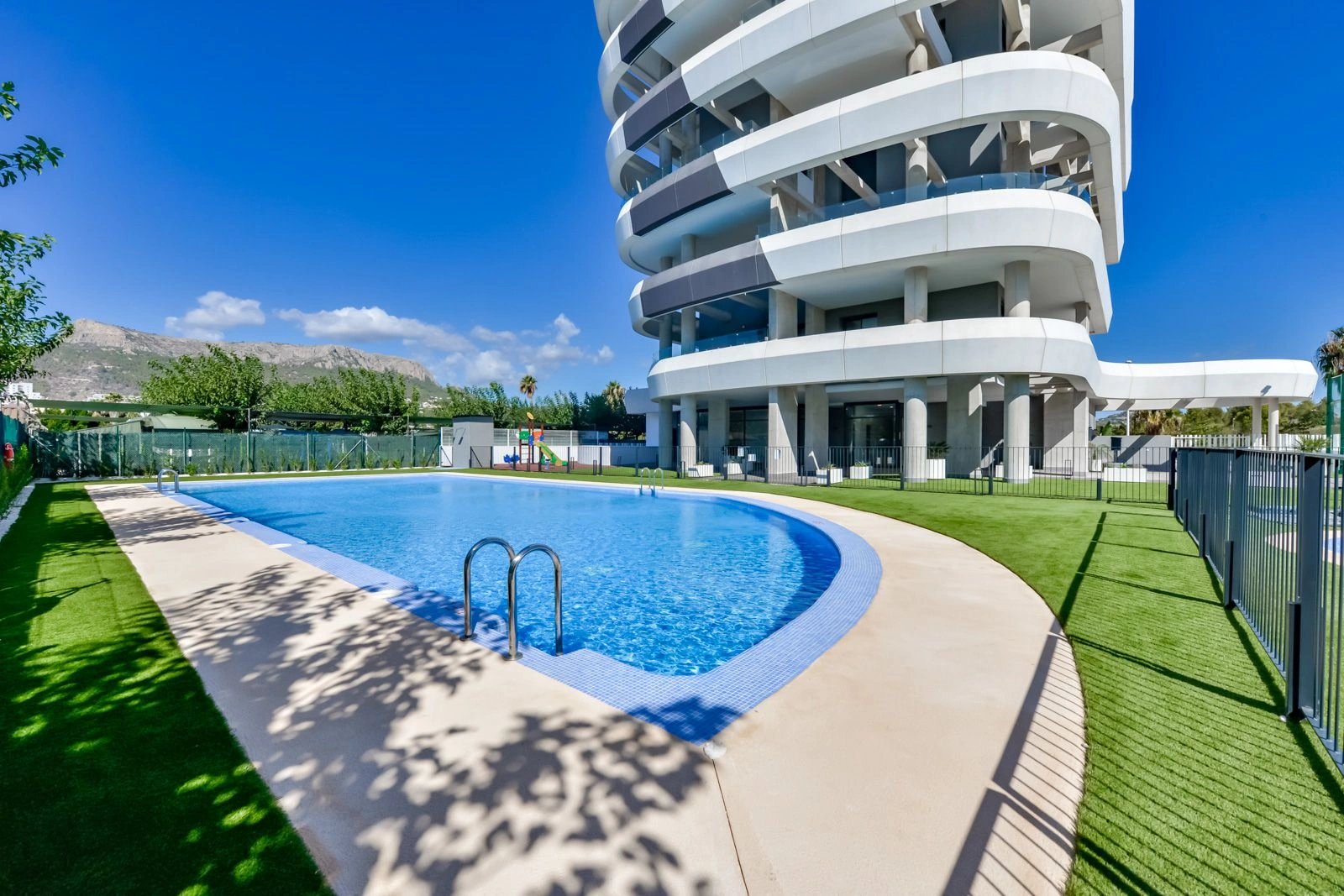 APPARTEMENT MET ZEEZICHT IN CALPE