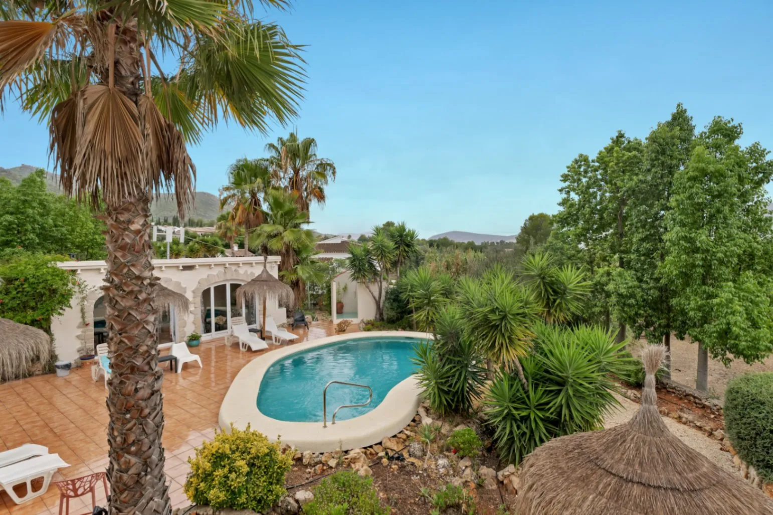 Villa for sale in Lliber:  Multigenerational, spacious