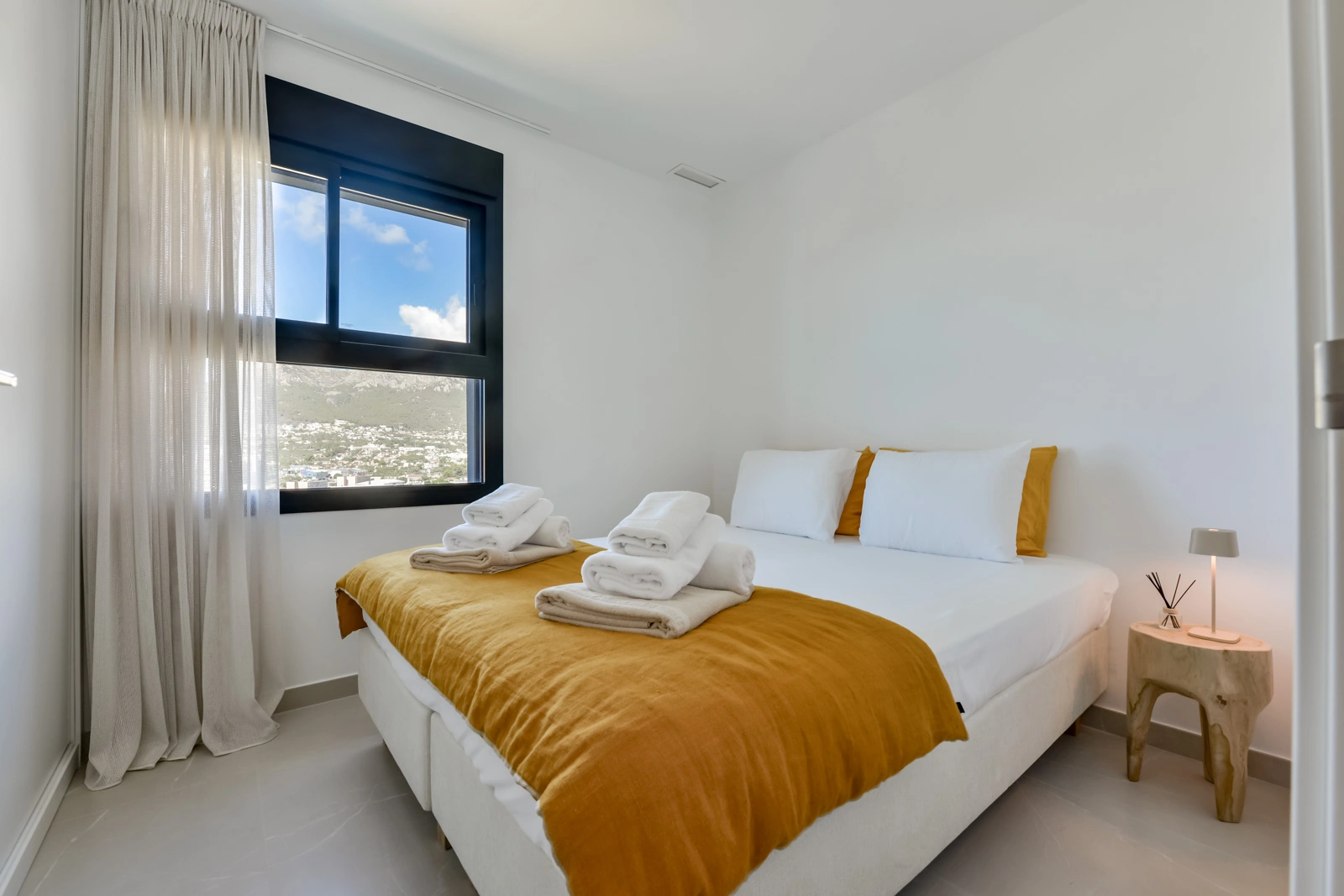 APPARTEMENT MET ZEEZICHT IN CALPE