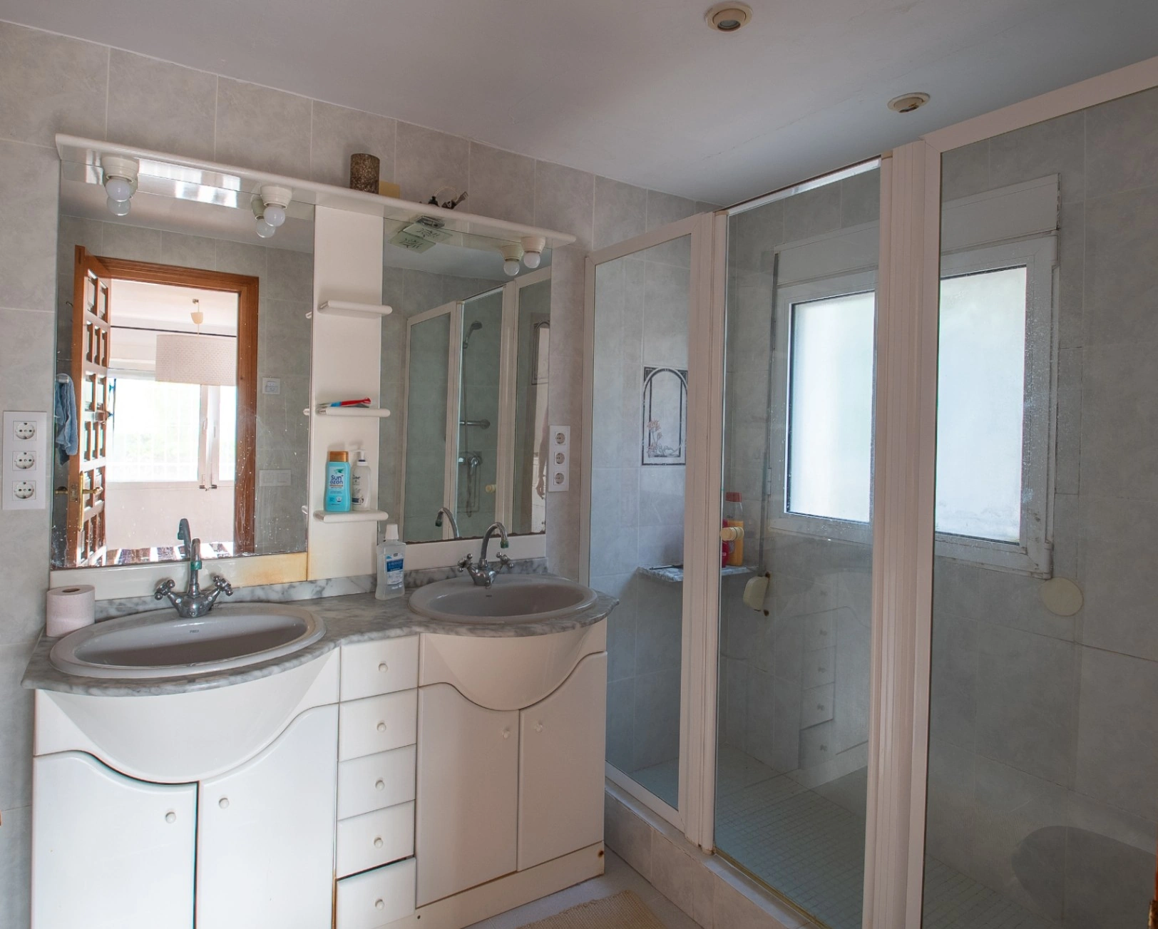 Five-Bedroom Villa with Pool for Sale in Benimeit–Tabaira, Moraira