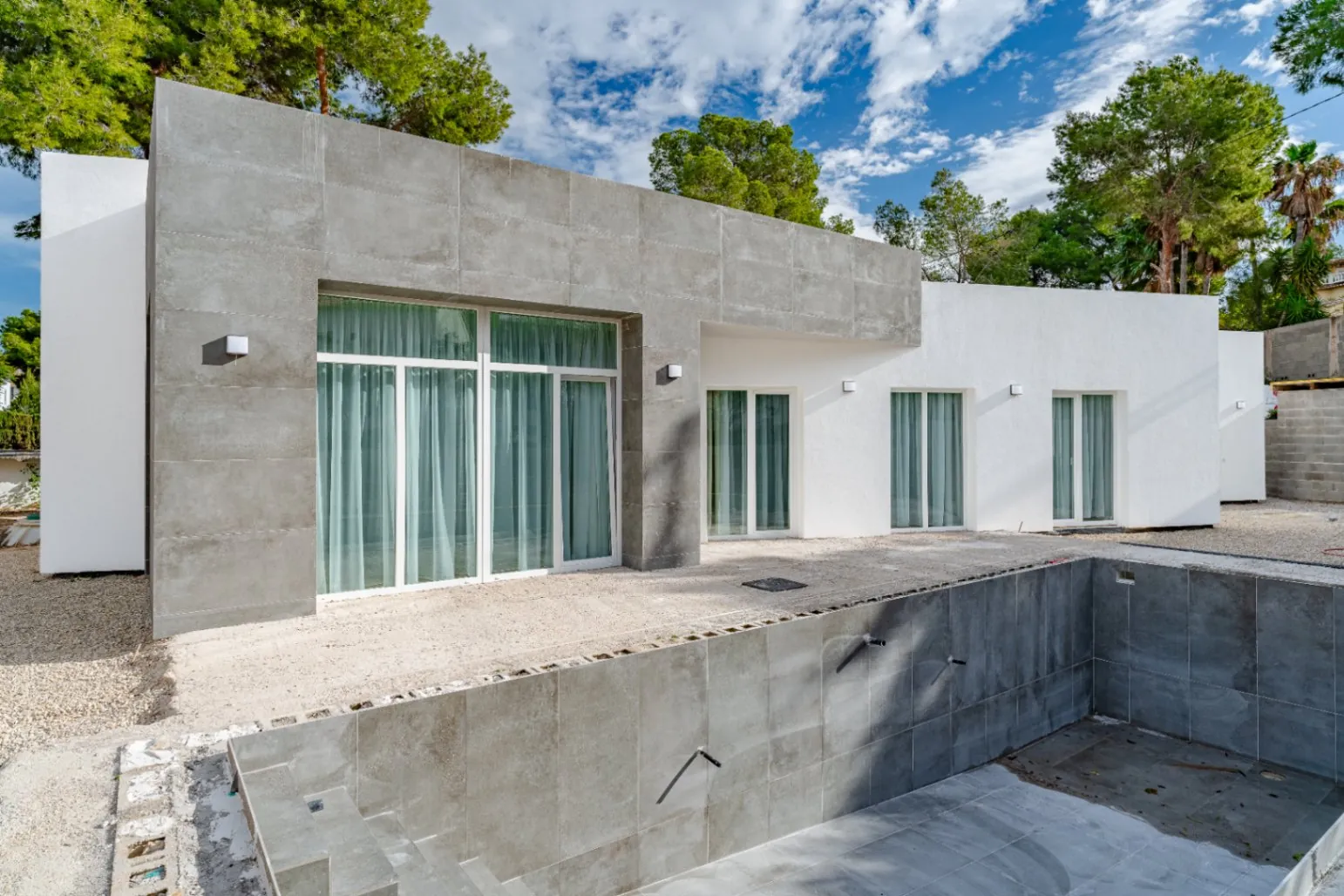 Mediterrane Villa Te Koop in Calpe 3 Slaapkamers, Privézwembad 500m van de Zee