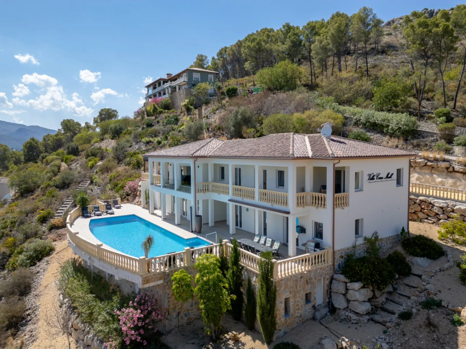 For sale in Alcalali: Modern and elegant