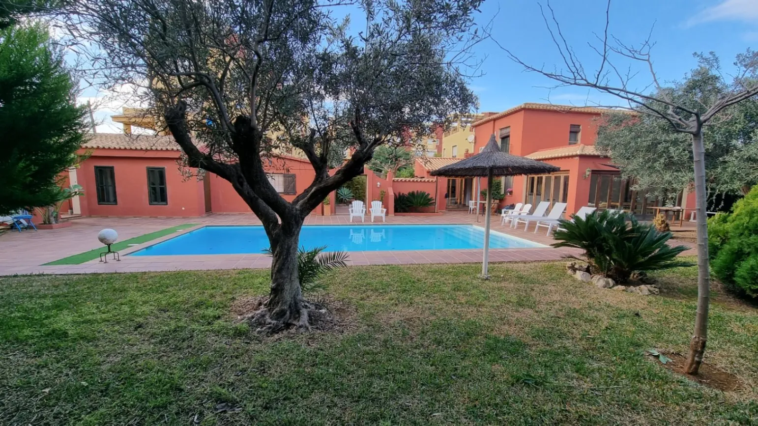 Villa For Sale in Denia