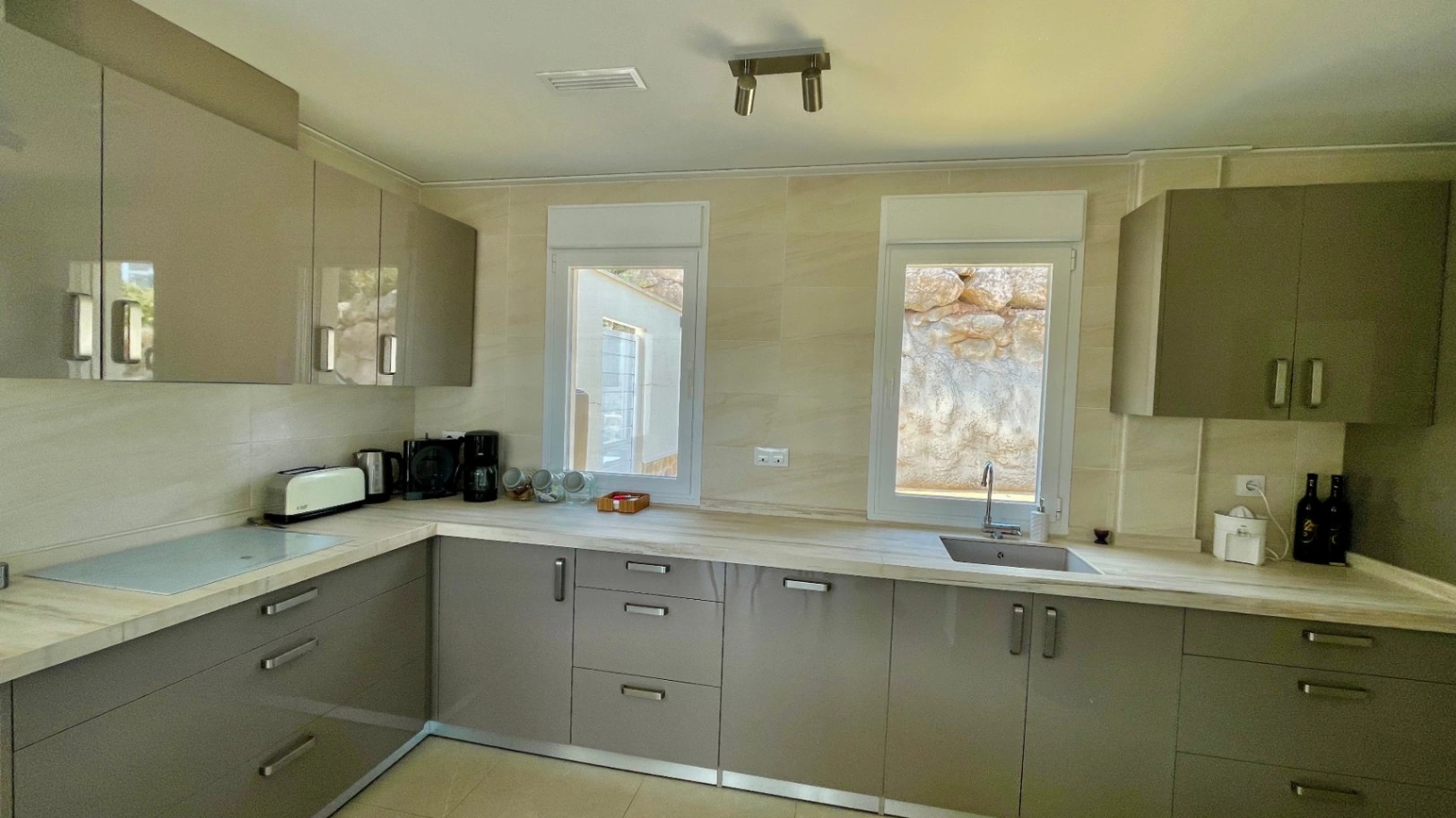 For sale in Alcalali: Modern and elegant